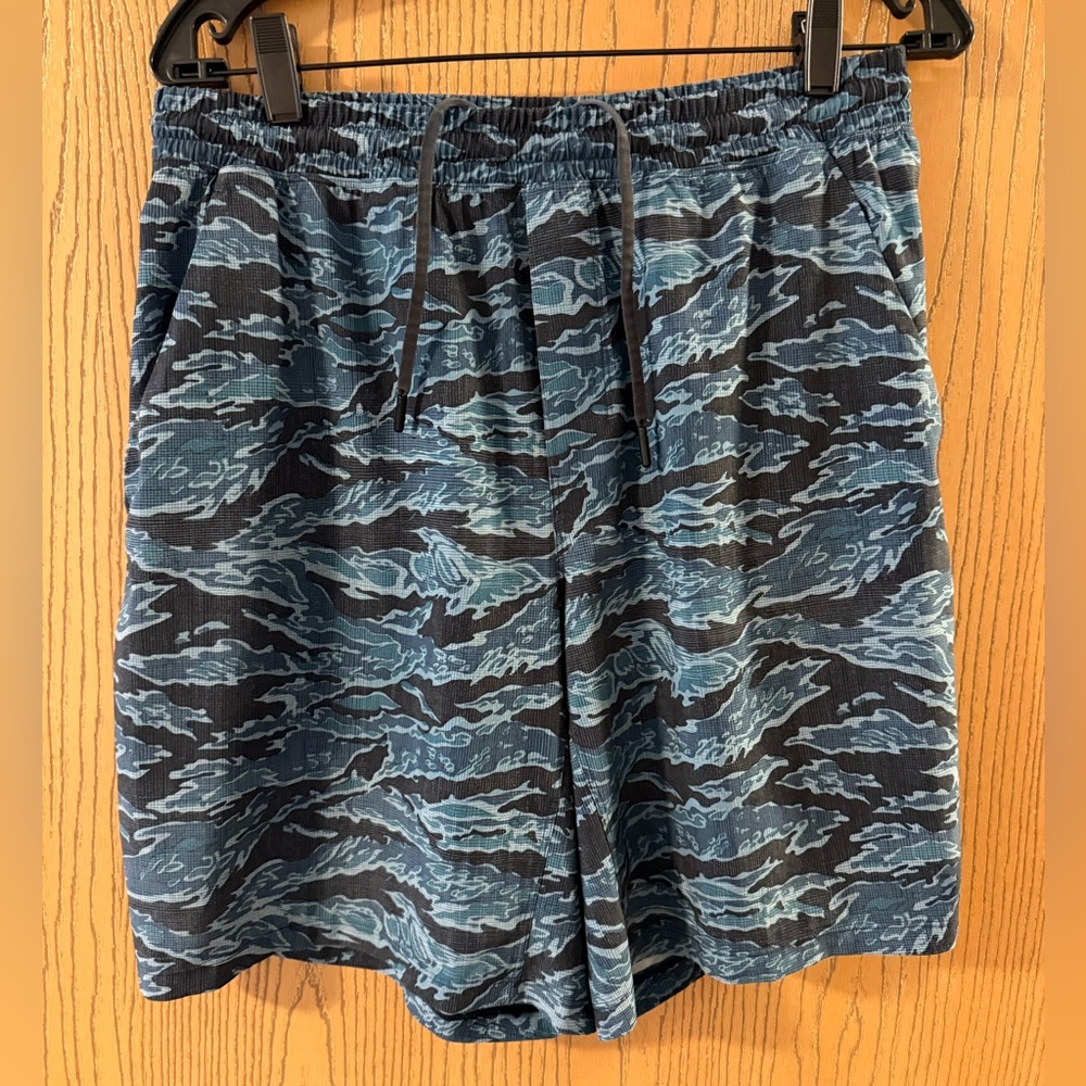 Lululemon Men’s Pace Breaker Liner-less Short 9” Size Large